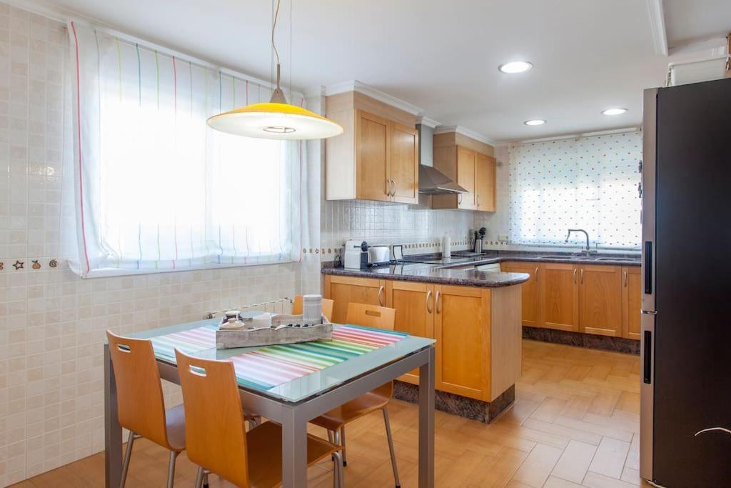 הוילה Casa En Valencia, Cerca De Golf, Playas, Moto Gp מראה חיצוני תמונה